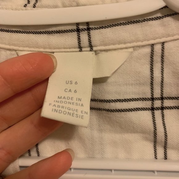 H&M Oversize T Button Up - Picture 3 of 3